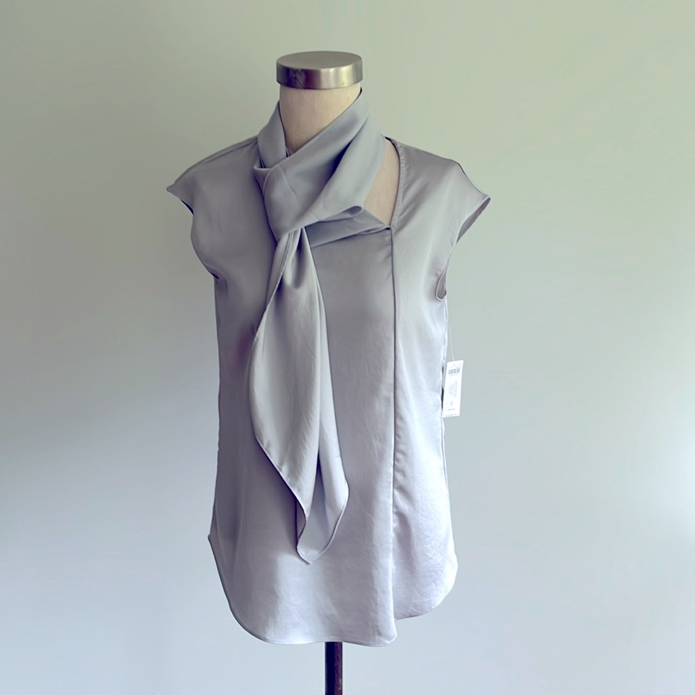 Cap sleeve gray top